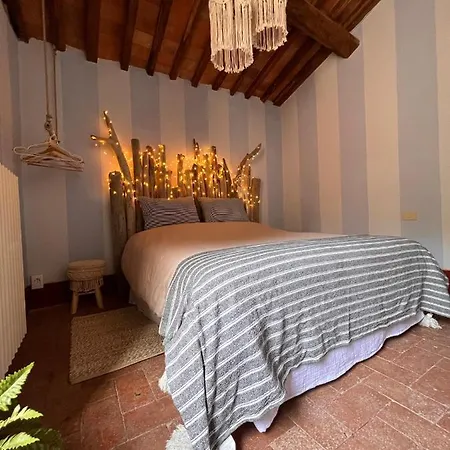 Borgo Al Canto Degli Alberi アパート ルッカ