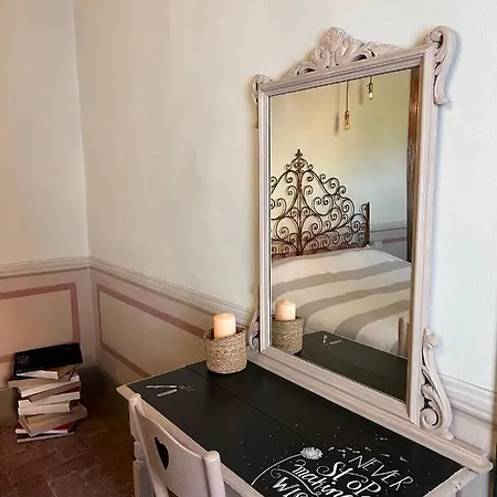 アパート Borgo Al Canto Degli Alberi ルッカ
