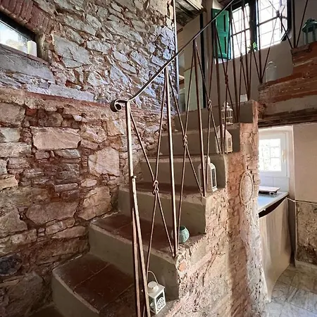Borgo Al Canto Degli Alberi ルッカ