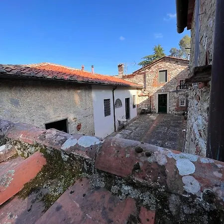 Borgo Al Canto Degli Alberi ルッカ